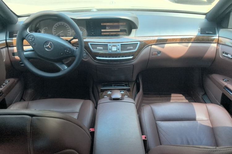 Used Mercedes-Benz S-Class 2010 S 300 L Prestige Edition Center Console