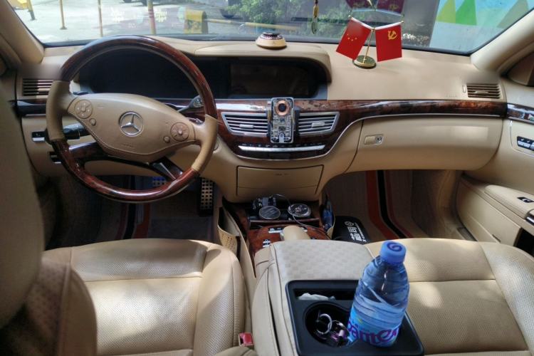 Used Mercedes-Benz S-Class 2010 S 350 L Luxury Model Center Console