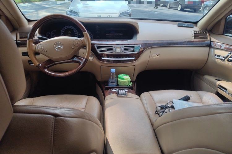 Used Mercedes-Benz S-Class 2010 S 300 L Luxury Model Center Console