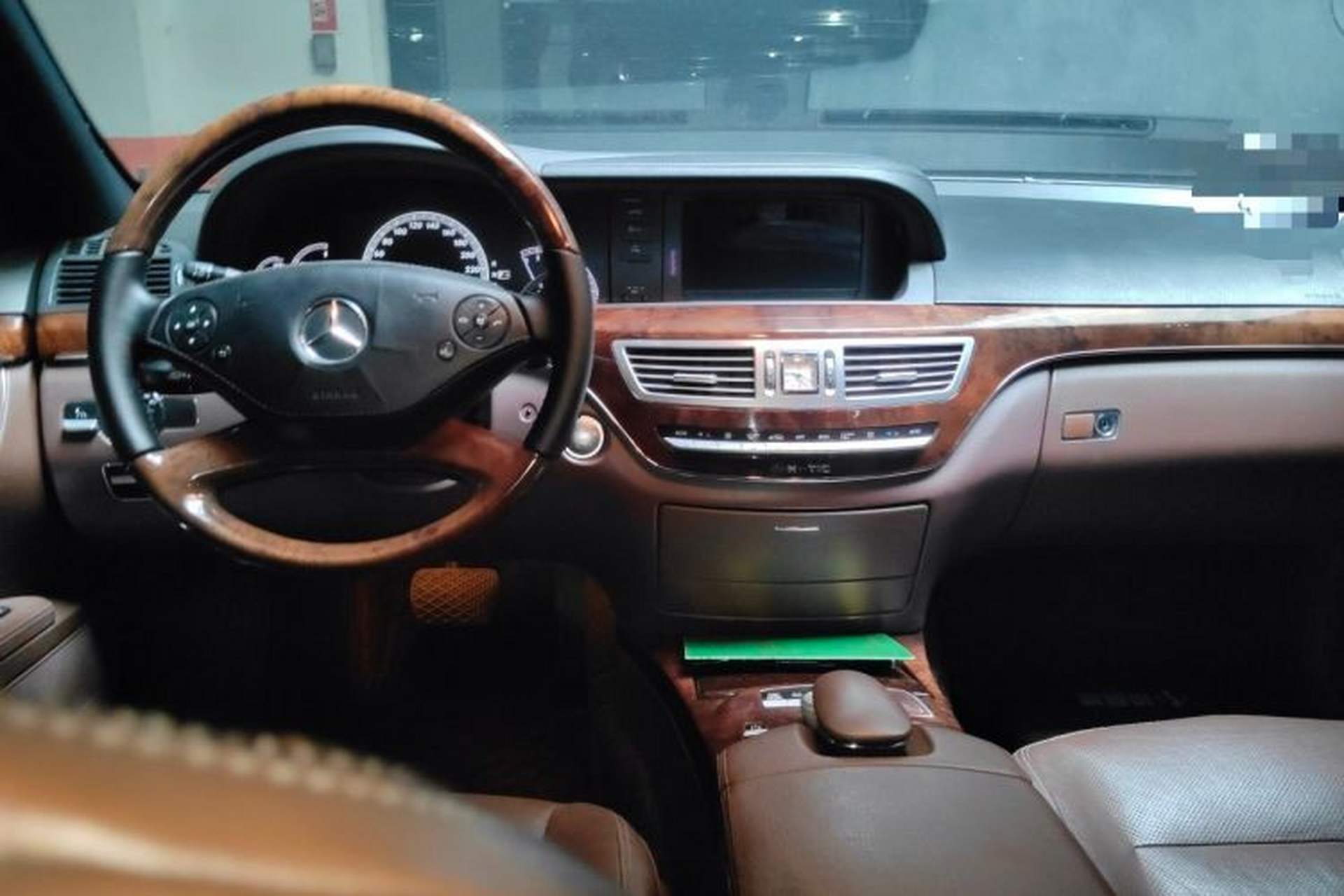 Used Mercedes-Benz S-Class 2010 S 350 L 4MATIC Center Console