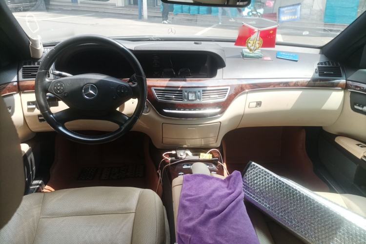 Used Mercedes-Benz S-Class 2010 S 350 L Luxury Model Center Console