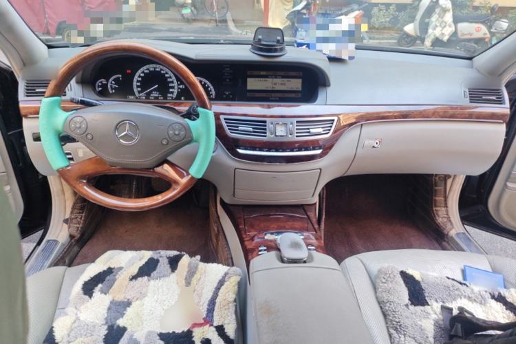 Used Mercedes-Benz S-Class 2010 S 300 L Prestige Edition Center Console