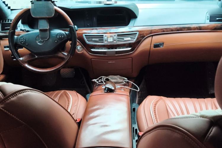 Used Mercedes-Benz S-Class 2010 S 600 L Center Console