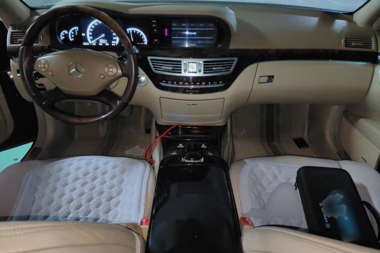 Used Mercedes-Benz S-Class 2010 S 350 L 4MATIC Center Console