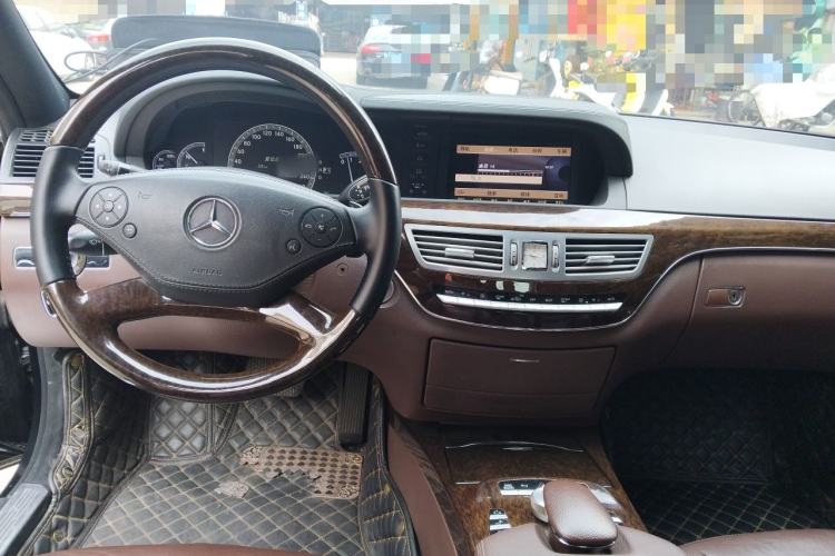Used Mercedes-Benz S-Class 2010 S 300 L Prestige Edition Center Console