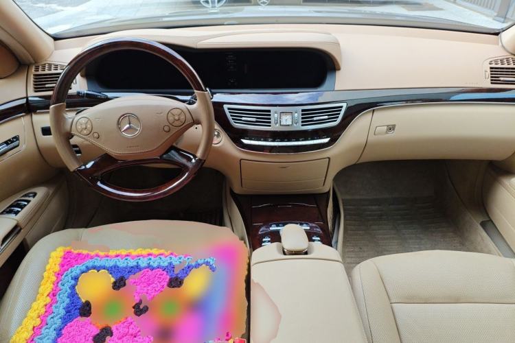 Used Mercedes-Benz S-Class 2010 S 300 L Luxury Model Center Console
