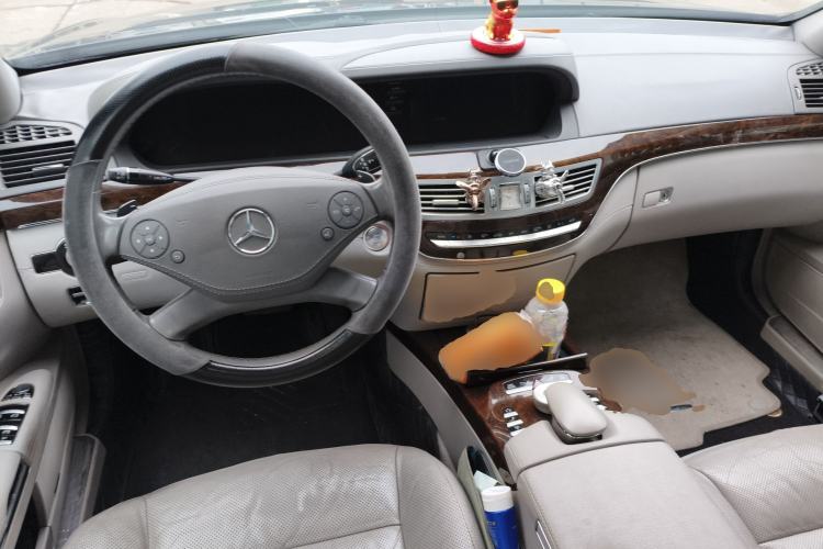 Used Mercedes-Benz S-Class 2010 S 300 L Prestige Edition Center Console