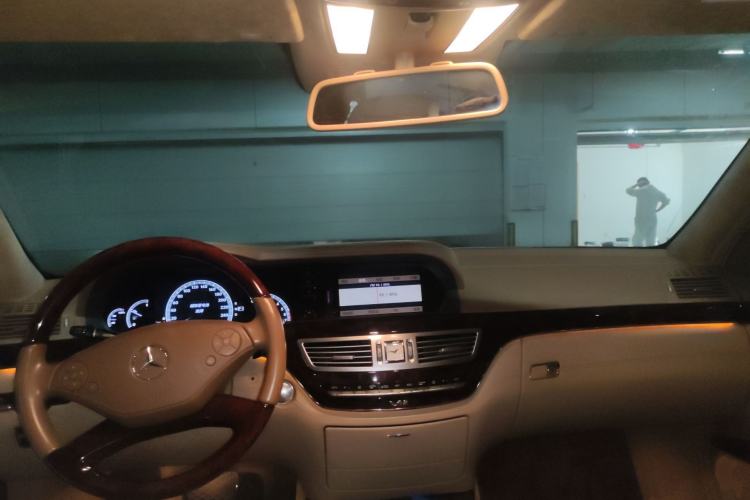 Used Mercedes-Benz S-Class 2010 S 600 L Center Console