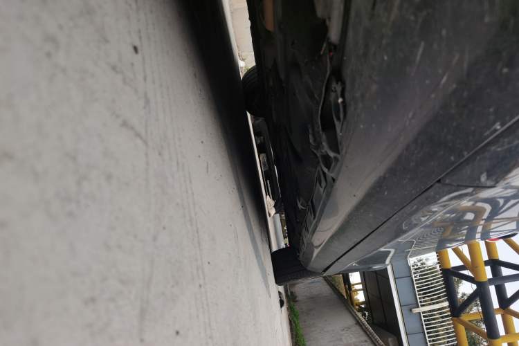 Used Mercedes-Benz S-Class 2010 S 300 L Luxury Model Chassis Front Left