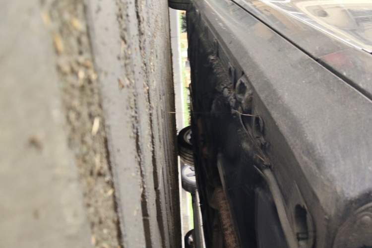Used Mercedes-Benz S-Class 2010 S 400 L HYBRID Chassis Front Right