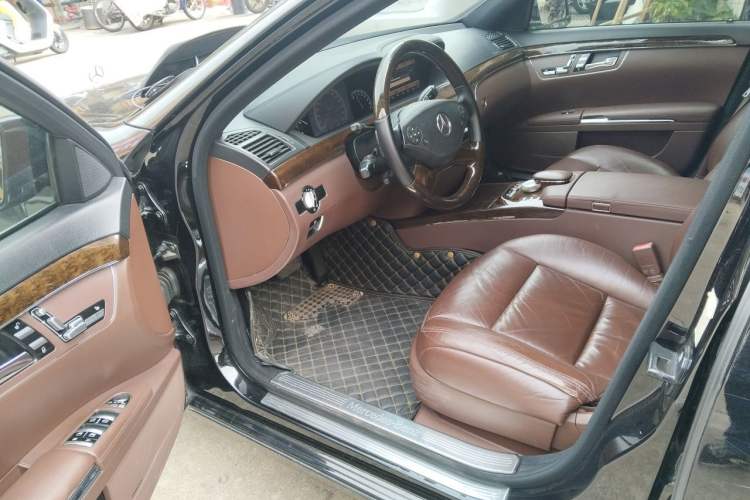 Used Mercedes-Benz S-Class 2010 S 300 L Prestige Edition Driver Seat