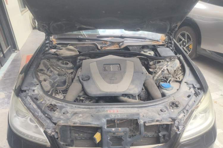 Used Mercedes-Benz S-Class 2010 S 300 L Business Model Engine Bay