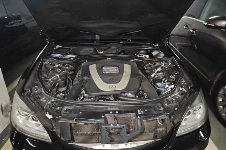 Used Mercedes-Benz S-Class 2010 S 350 L Luxury Model Engine Bay