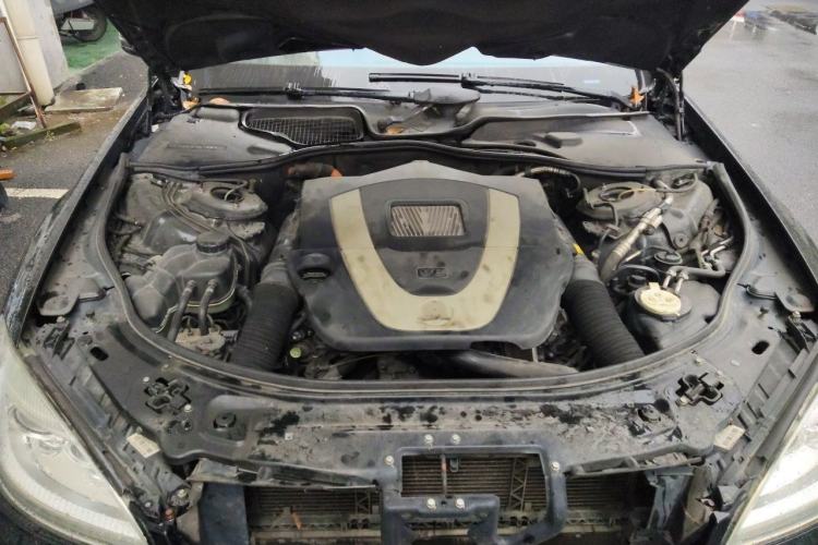 Used Mercedes-Benz S-Class 2010 S 400 L HYBRID Engine Bay