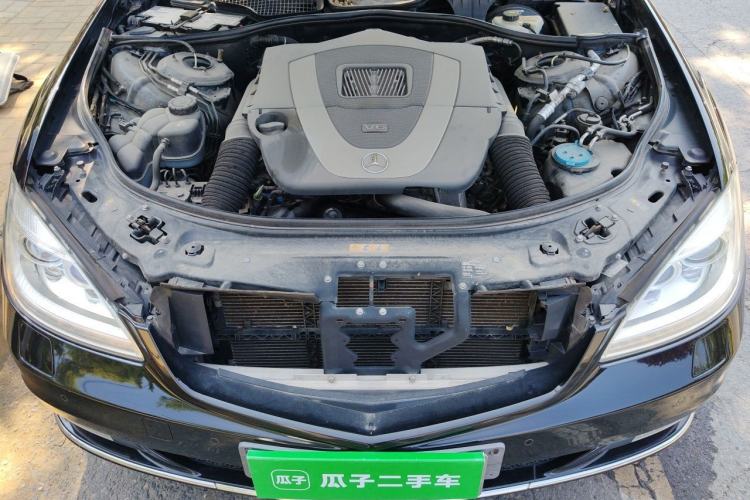 Used Mercedes-Benz S-Class 2010 S 300 L Luxury Model Engine Bay
