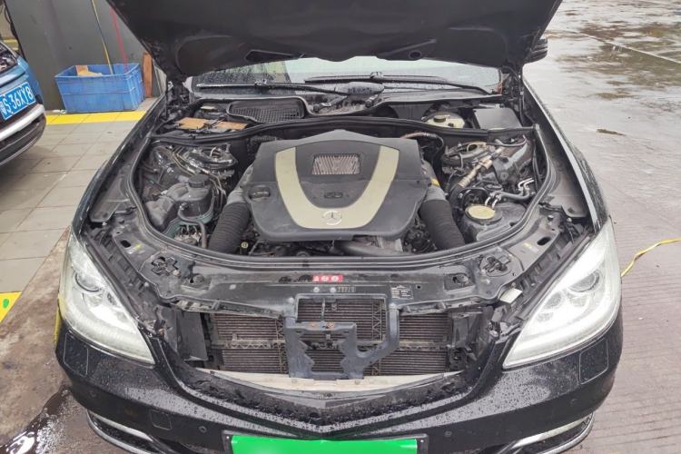 Used Mercedes-Benz S-Class 2010 S 350 L 4MATIC Engine Bay