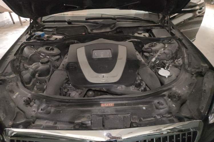 Used Mercedes-Benz S-Class 2010 S 300 L Business Model Engine Bay