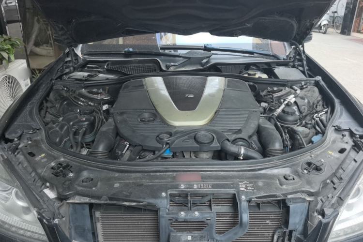 Used Mercedes-Benz S-Class 2010 S 600 L Engine Bay