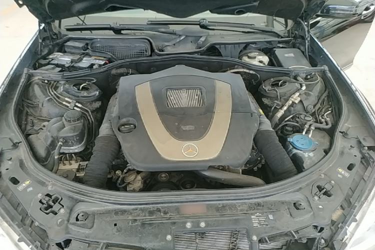 Used Mercedes-Benz S-Class 2010 S 350 L Luxury Model Engine Bay