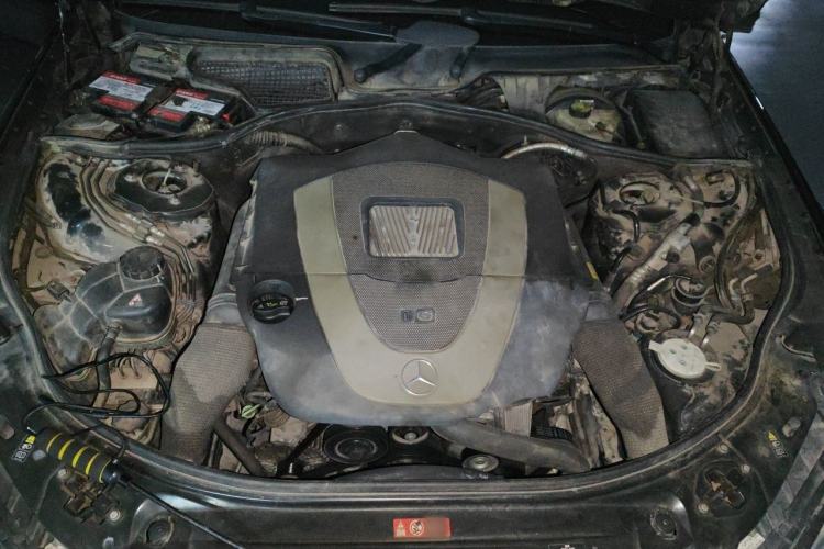 Used Mercedes-Benz S-Class 2010 S 300 L Luxury Model Engine Bay