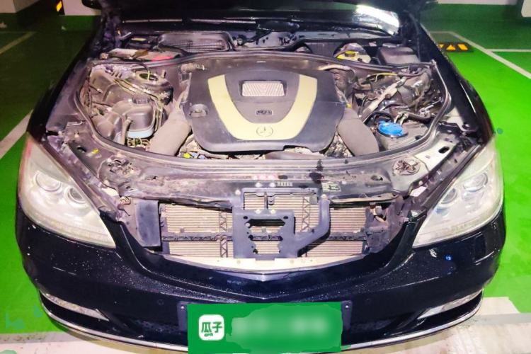 Used Mercedes-Benz S-Class 2010 S 300 L Luxury Model Engine Bay