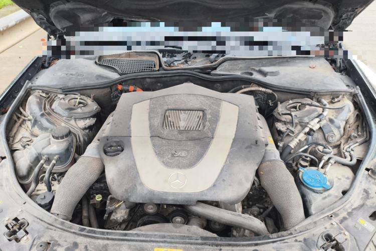 Used Mercedes-Benz S-Class 2010 S 400 L HYBRID Engine Bay