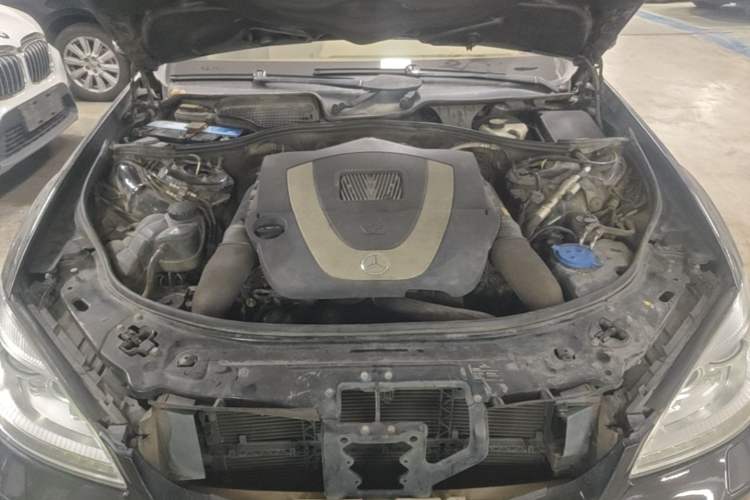 Used Mercedes-Benz S-Class 2010 S 300 L Business Model Engine Bay