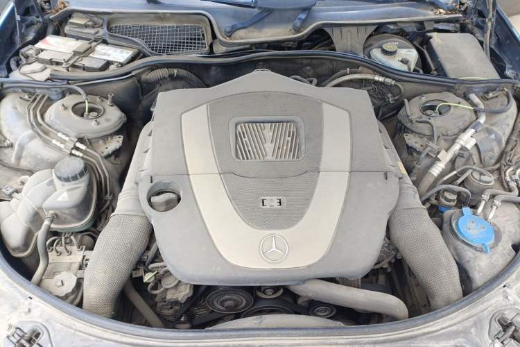 Used Mercedes-Benz S-Class 2010 S 300 L Luxury Model Engine Bay