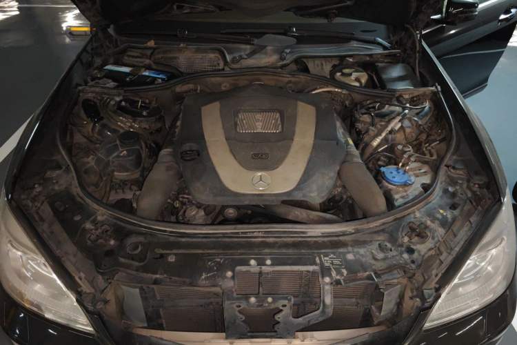 Used Mercedes-Benz S-Class 2010 S 300 L Business Model Engine Bay