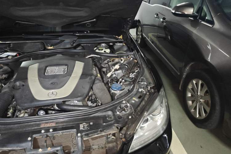 Used Mercedes-Benz S-Class 2010 S 350 L Luxury Model Engine Bay Left