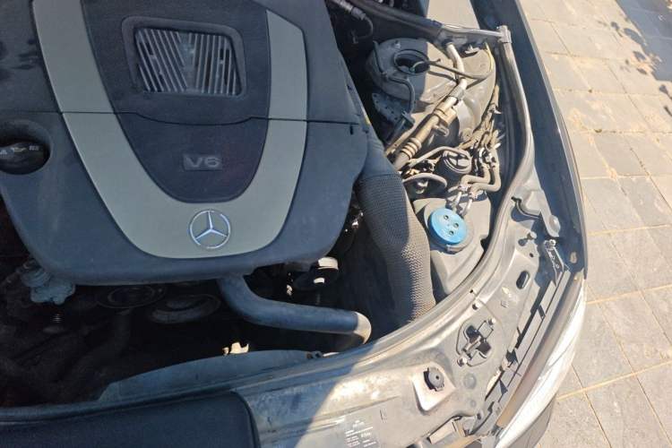 Used Mercedes-Benz S-Class 2010 S 350 L 4MATIC Engine Bay Left