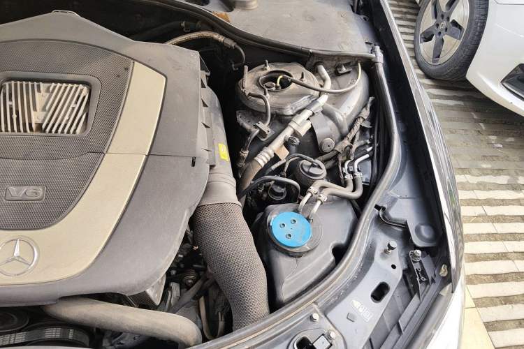 Used Mercedes-Benz S-Class 2010 S 400 L HYBRID Engine Bay Left
