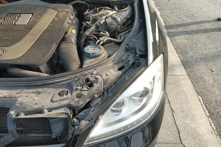 Used Mercedes-Benz S-Class 2010 S 400 L HYBRID Engine Bay Left