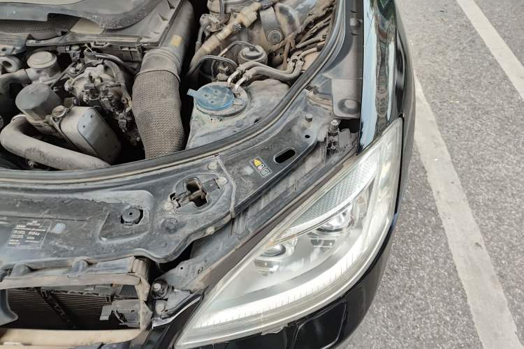 Used Mercedes-Benz S-Class 2010 S 300 L Business Model Engine Bay Left