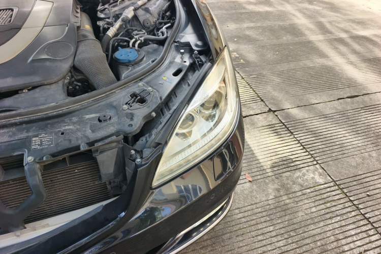 Used Mercedes-Benz S-Class 2010 S 500 L 4MATIC Engine Bay Left