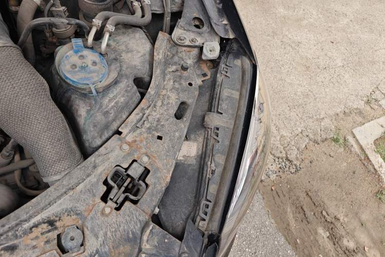 Used Mercedes-Benz S-Class 2010 S 400 L HYBRID Engine Bay Left