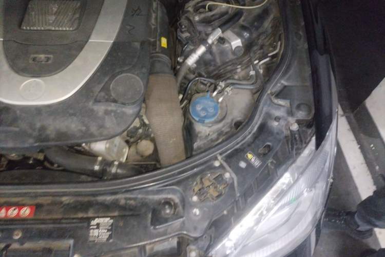 Used Mercedes-Benz S-Class  Engine Bay Left