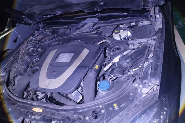 Used Mercedes-Benz S-Class 2010 S 300 L Luxury Model Engine Bay Left