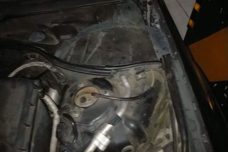 Used Mercedes-Benz S-Class 2010 S 400 L HYBRID Engine Bay Left