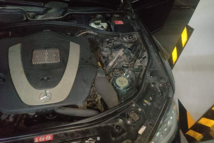 Used Mercedes-Benz S-Class 2010 S 300 L Prestige Edition Engine Bay Left