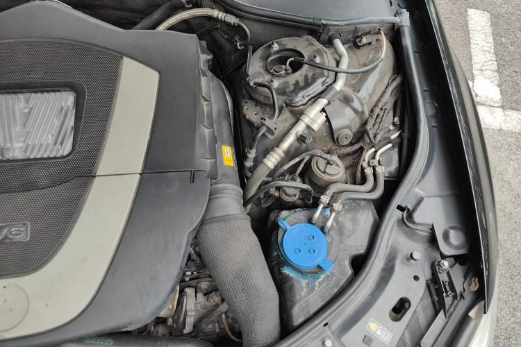 Used Mercedes-Benz S-Class 2010 S 400 L HYBRID Engine Bay Left