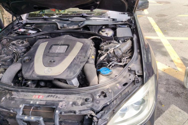 Used Mercedes-Benz S-Class 2010 S 350 L Luxury Model Engine Bay Left