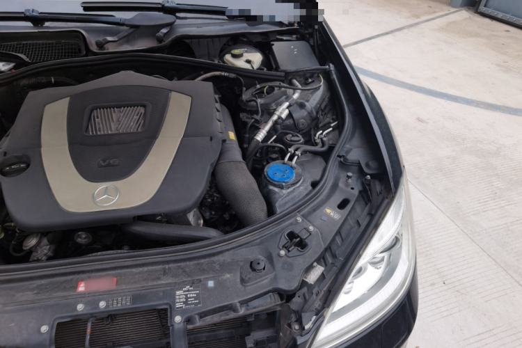 Used Mercedes-Benz S-Class 2010 S 300 L Luxury Model Engine Bay Left