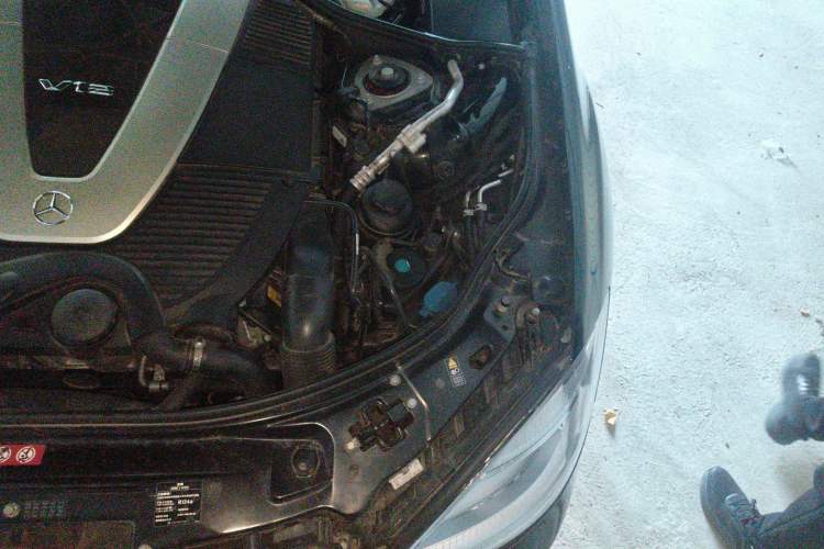 Used Mercedes-Benz S-Class 2010 S 600 L Engine Bay Left