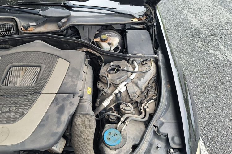 Used Mercedes-Benz S-Class 2010 S 350 L 4MATIC Engine Bay Left