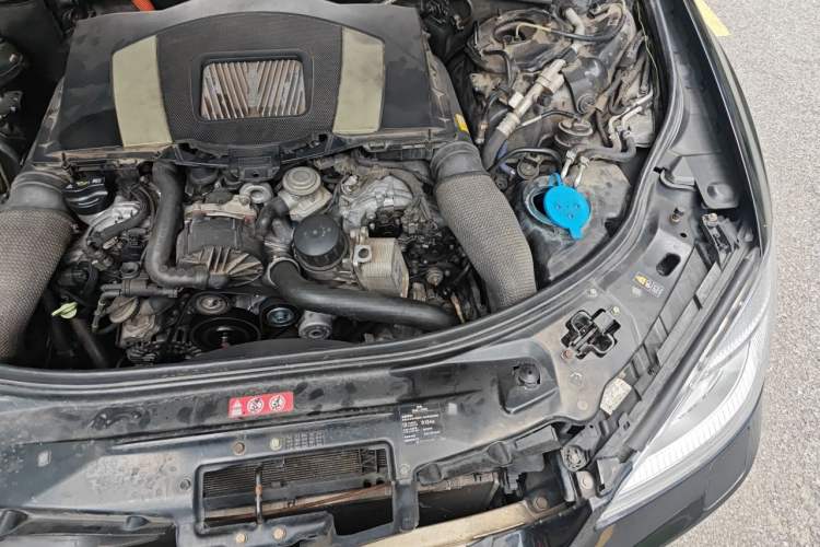 Used Mercedes-Benz S-Class 2010 S 400 L HYBRID Engine Bay Left