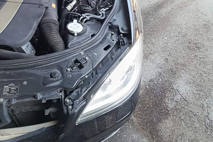 Used Mercedes-Benz S-Class 2010 S 350 L Luxury Model Engine Bay Left