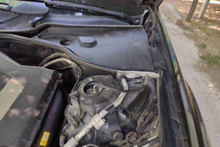 Used Mercedes-Benz S-Class 2010 S 400 L HYBRID Engine Bay Left