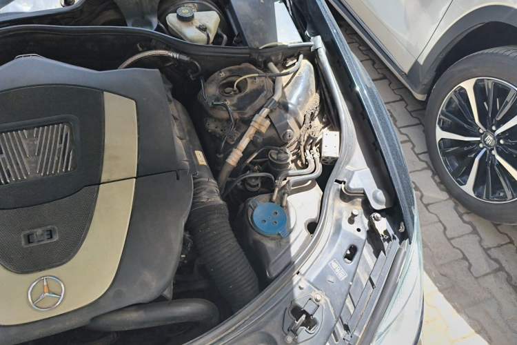 Used Mercedes-Benz S-Class 2010 S 350 L Luxury Model Engine Bay Left