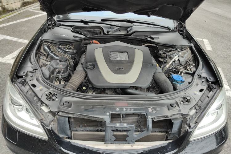 Used Mercedes-Benz S-Class 2010 S 400 L HYBRID Engine Bay